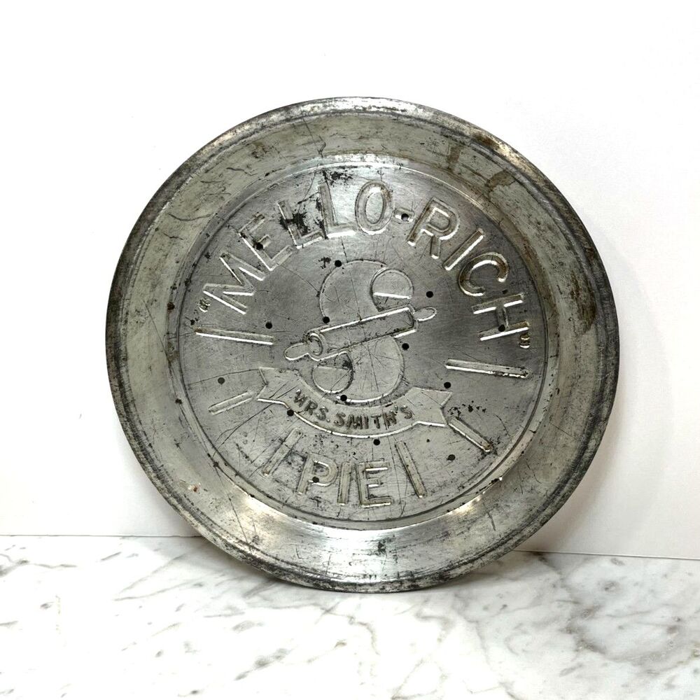 Mellow Rich Mrs Smiths Pie Pan Vintage Metalware Kitchen Wall Decor